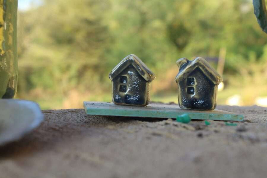 The Impact of Property Chain Delays